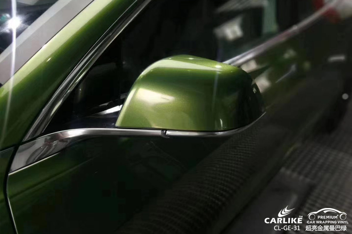 郑州特斯拉车身贴膜超亮金属曼巴绿整车改色施工效果图