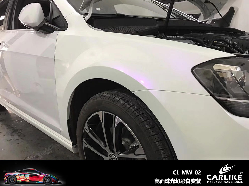 CARLIKE卡莱克™CL-MW-02大众亮面珠光幻彩白变紫全车贴膜
