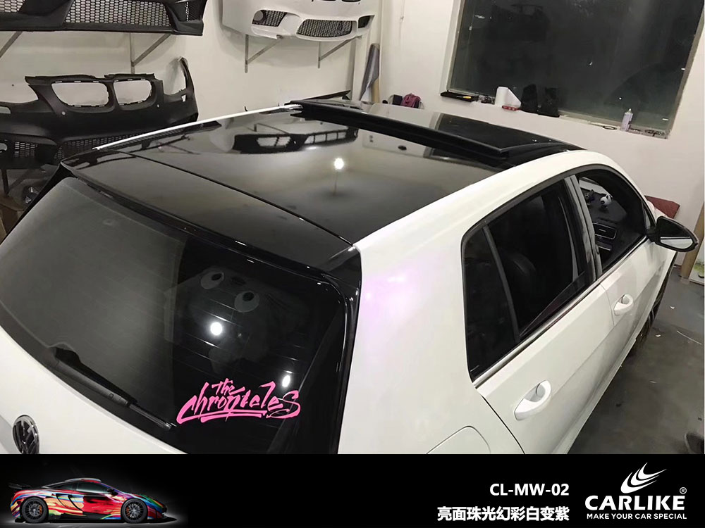 CARLIKE卡莱克™CL-MW-02大众亮面珠光幻彩白变紫全车贴膜